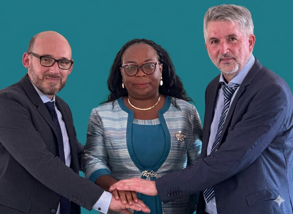 HITA and AWUSCO partnership representatives with students